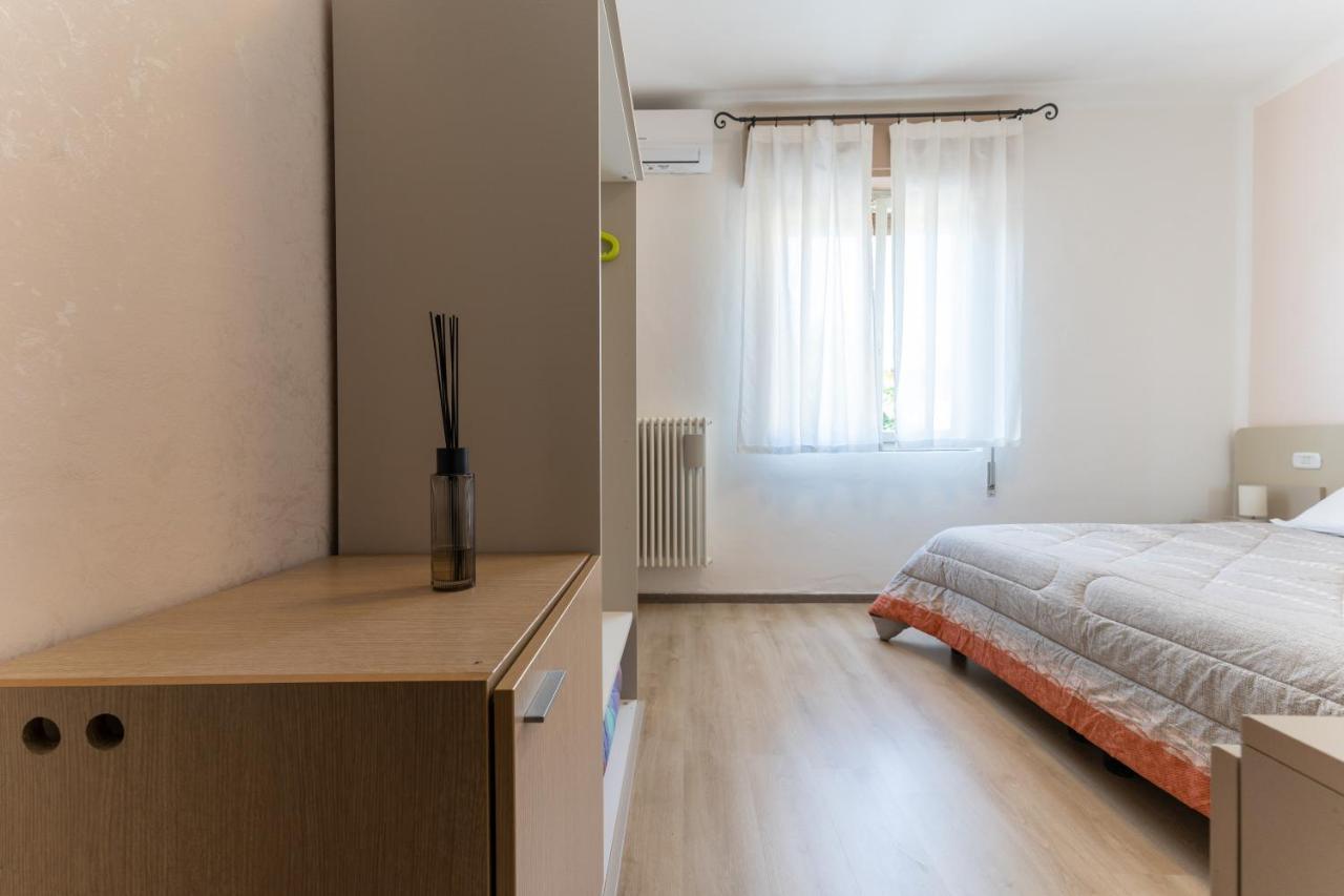 Hotel Benaco Mavras Peschiera del Garda Exteriör bild