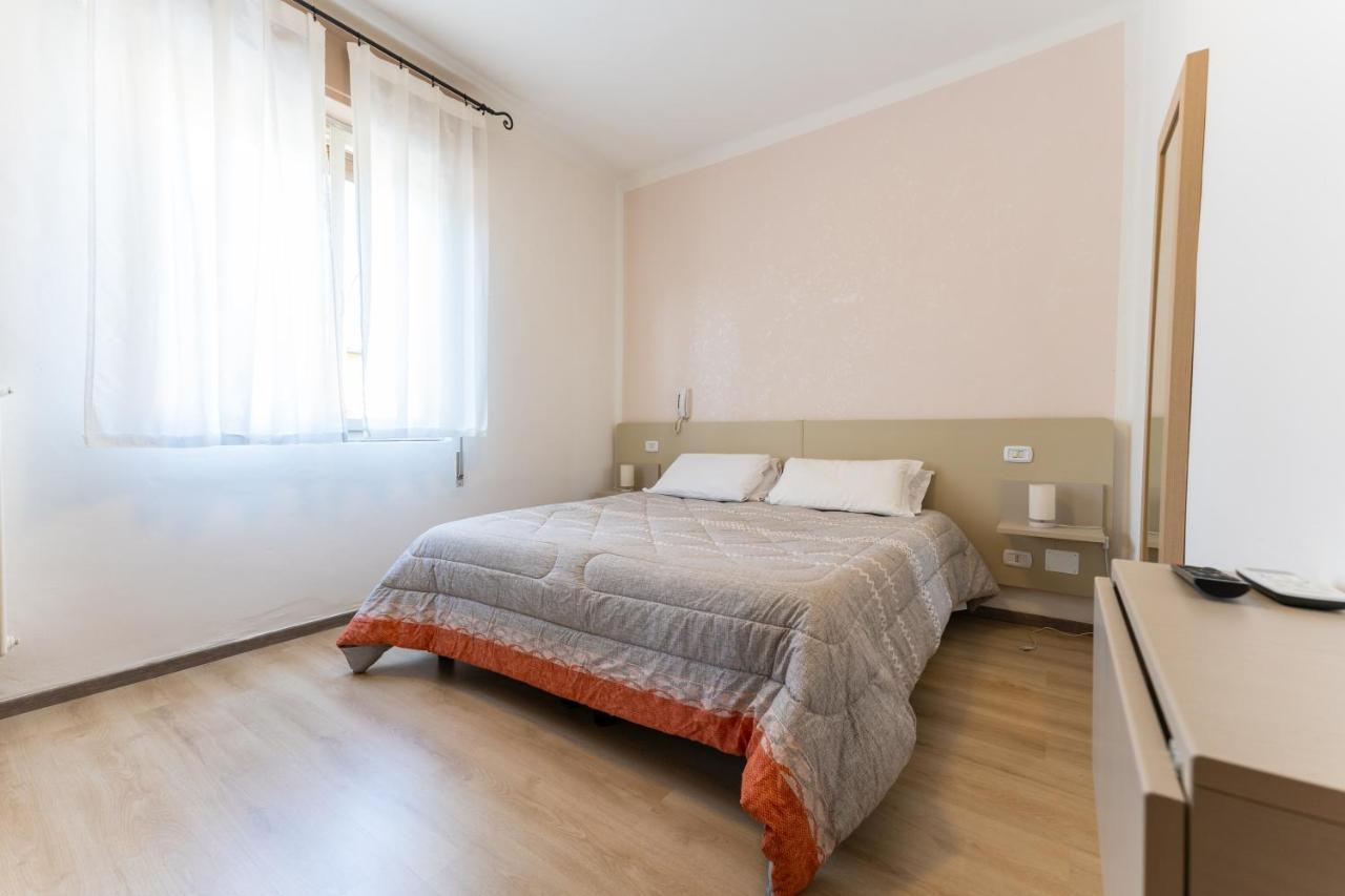 Hotel Benaco Mavras Peschiera del Garda Exteriör bild