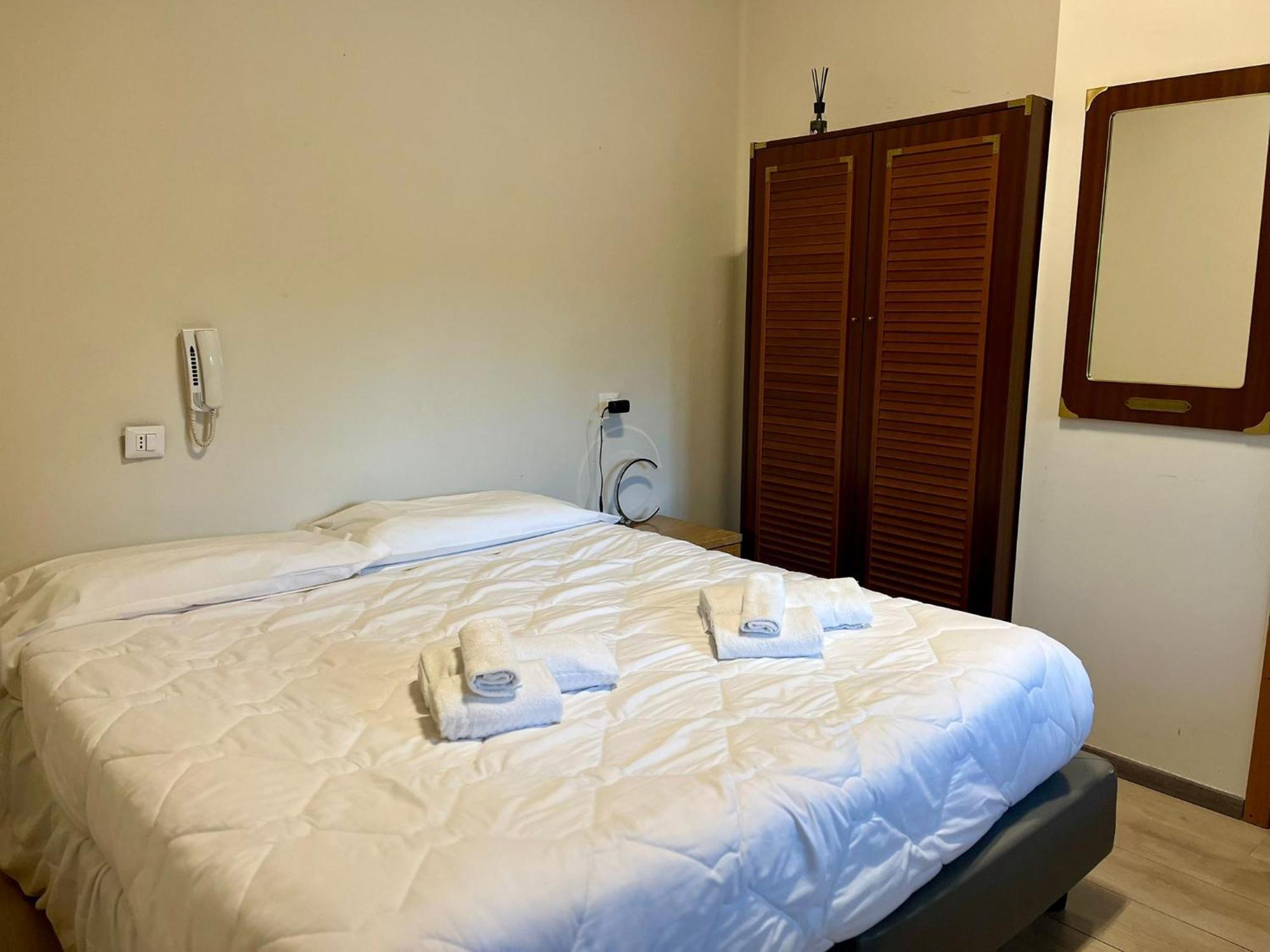 Hotel Benaco Mavras Peschiera del Garda Exteriör bild